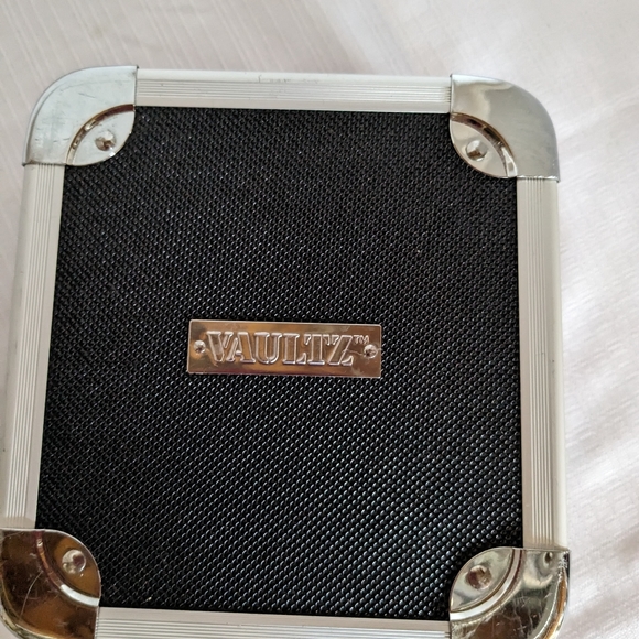 Vaultz case CD & DVD wallet holds 32 discs black  storage (no key) - Picture 4 of 9